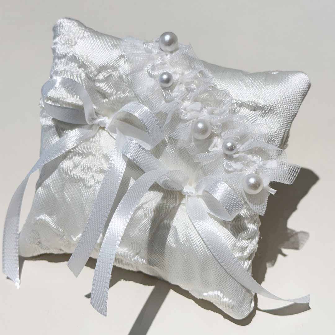 This luxurious Ring Bearer Cushion for Dogs is the perfect accessory for your pet’s special role in the wedding. Crafted with fine fabrics and designed with comfort and style in mind, it ensures your dog looks impeccable while carrying the wedding rings. A blend of tradition and elegance, this cushion is tailored for furry friends who are part of your big day.