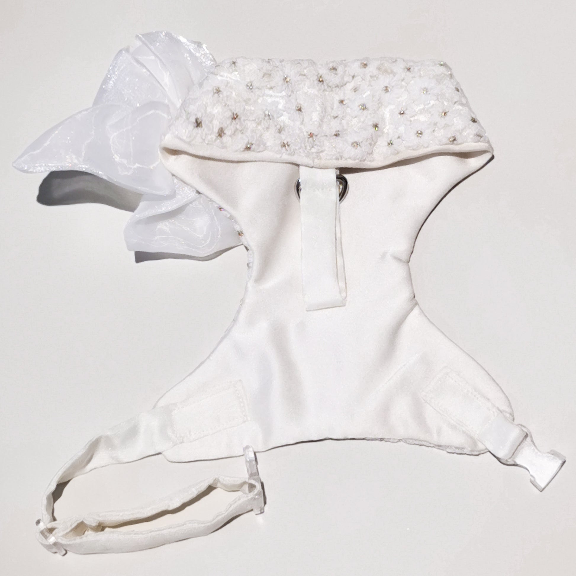 This wedding dog harness with floral embroidery is perfect for a luxury outfit