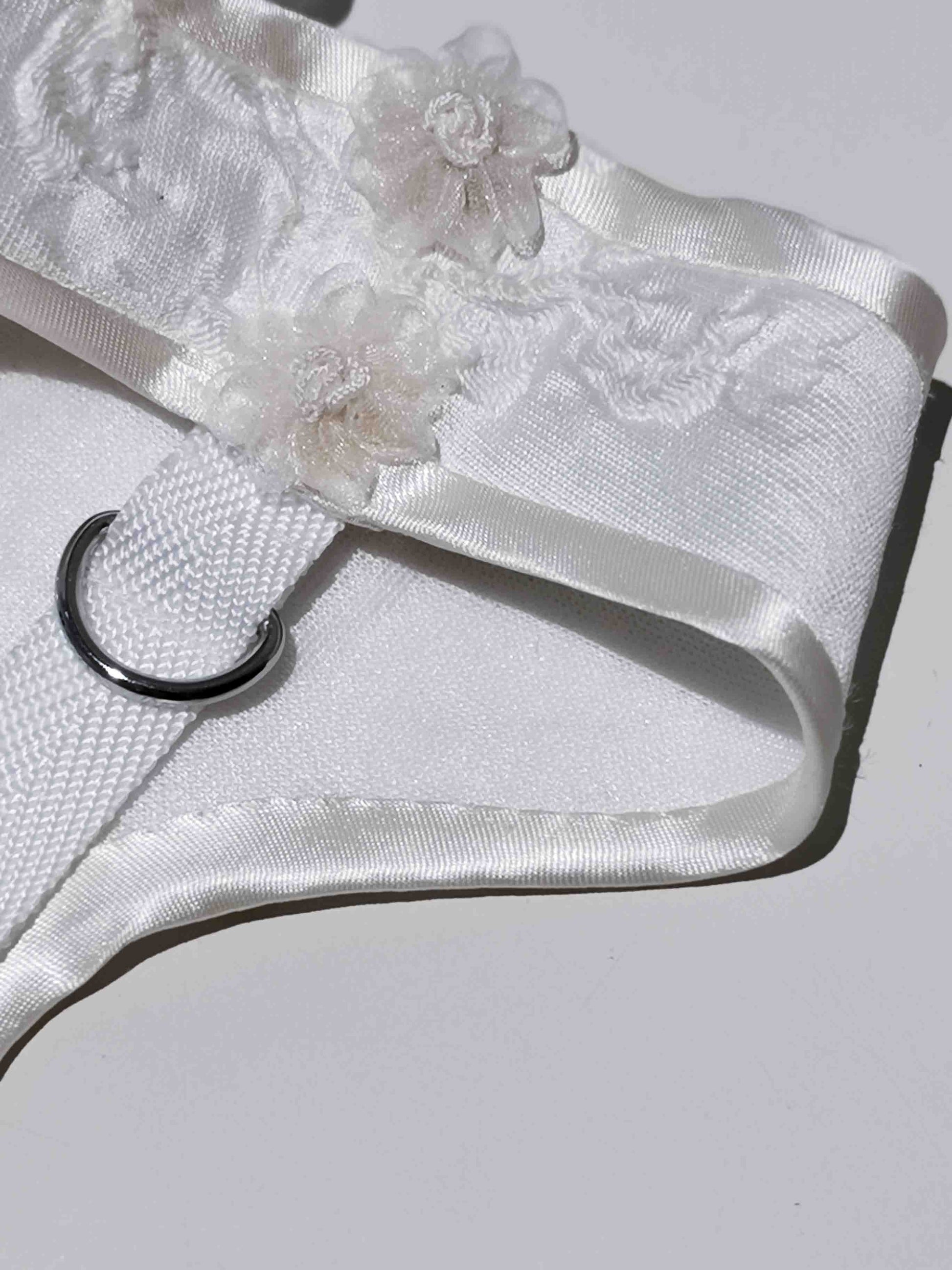 Tessuto jacquard in rilievo bianco, regolabile con cinturino, anello a D per guinzaglio